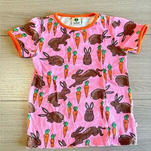 Smafolk organic cotton t-shirt with a pink bunny and carrot print Size 4-5Y